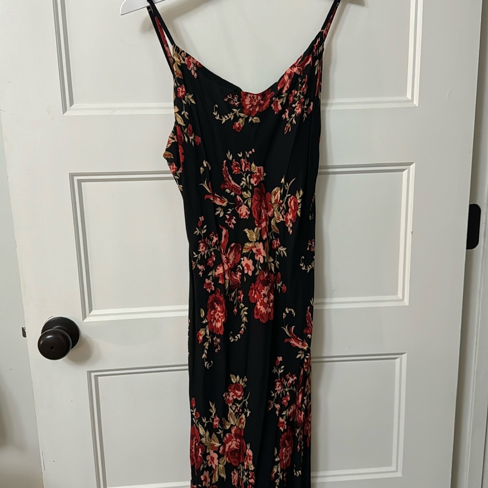 Reformation floral dress 🌹